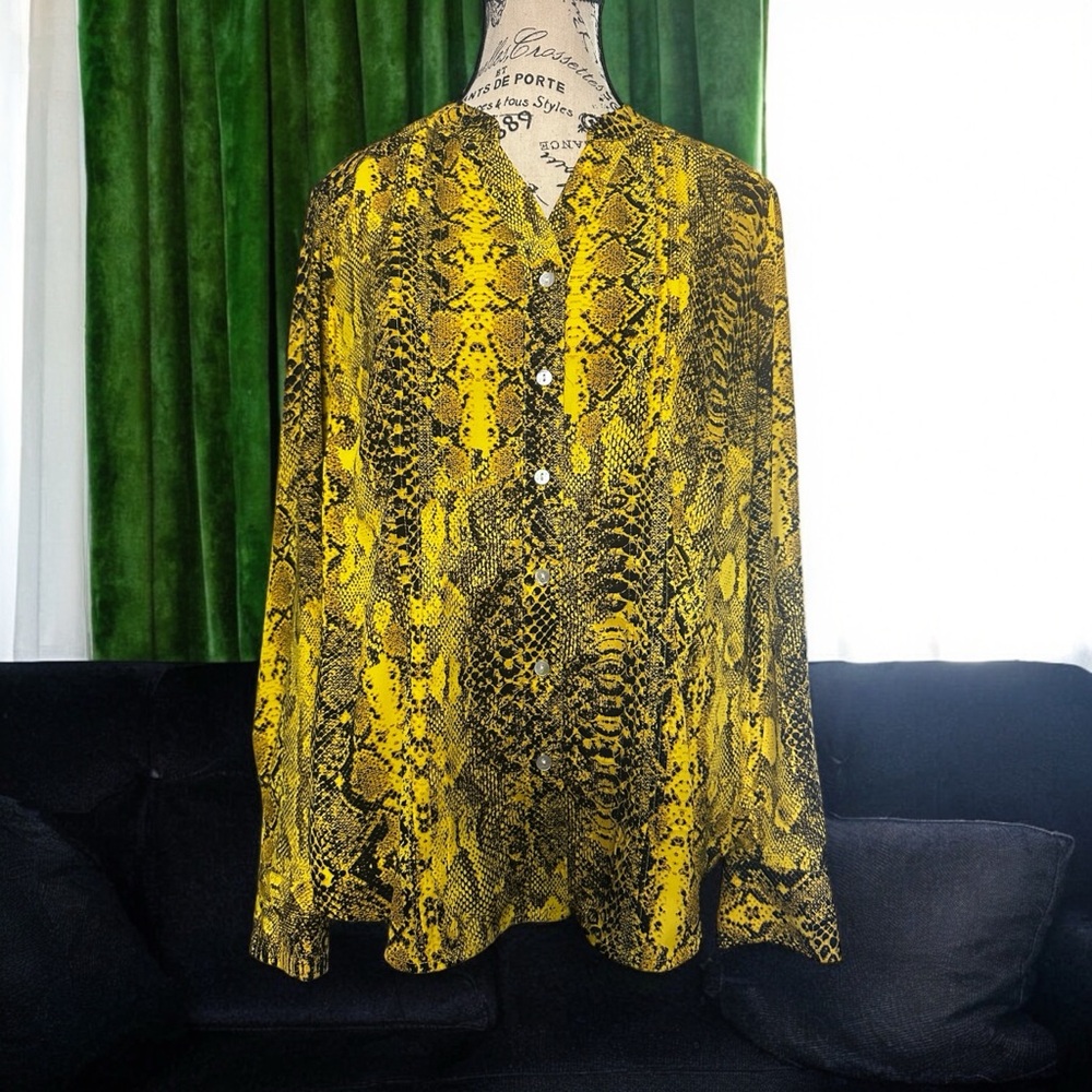 Nanette Lepore Snakeskin Print Button Down Top Size Medium - Picture 10 of 12